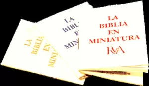 BIBLIA EN MINIATURA AZUL